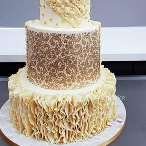 Meet your Posher, Aderonke